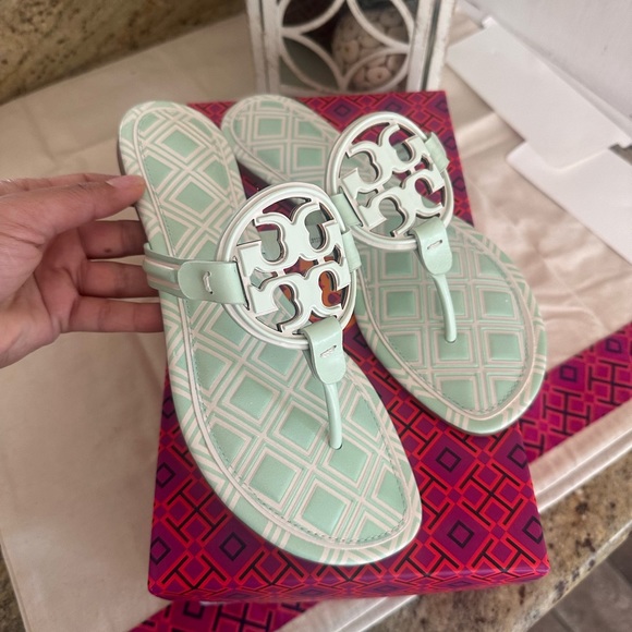 New Tory Burch Women's Metal Miller Sandals New Ivory Meadow Mist - Picture 2 of 5